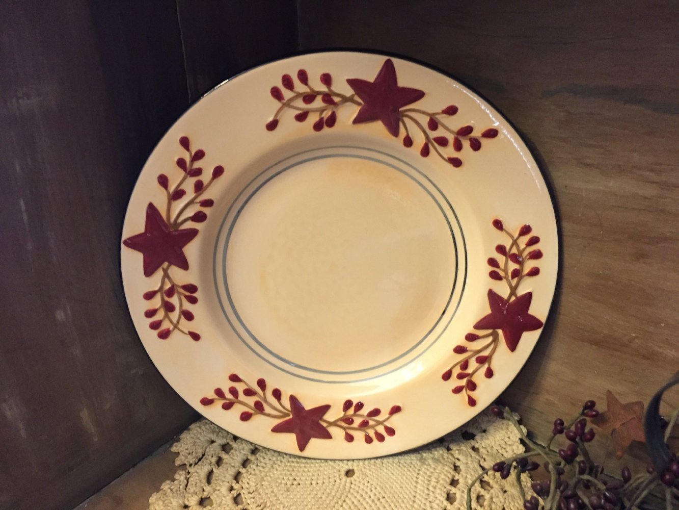 Berry Vine Salad Plate