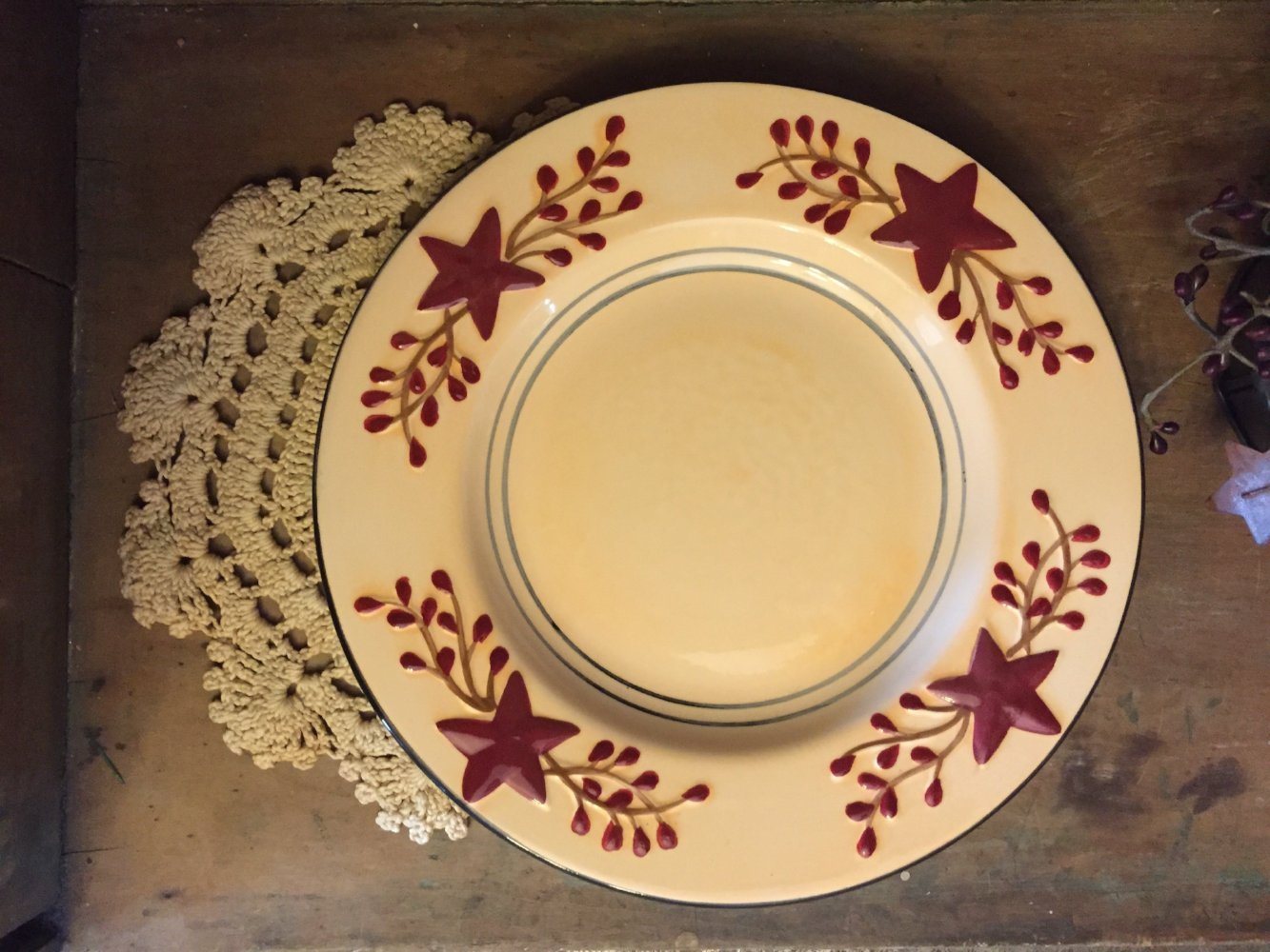 Berry Vine Salad Plate